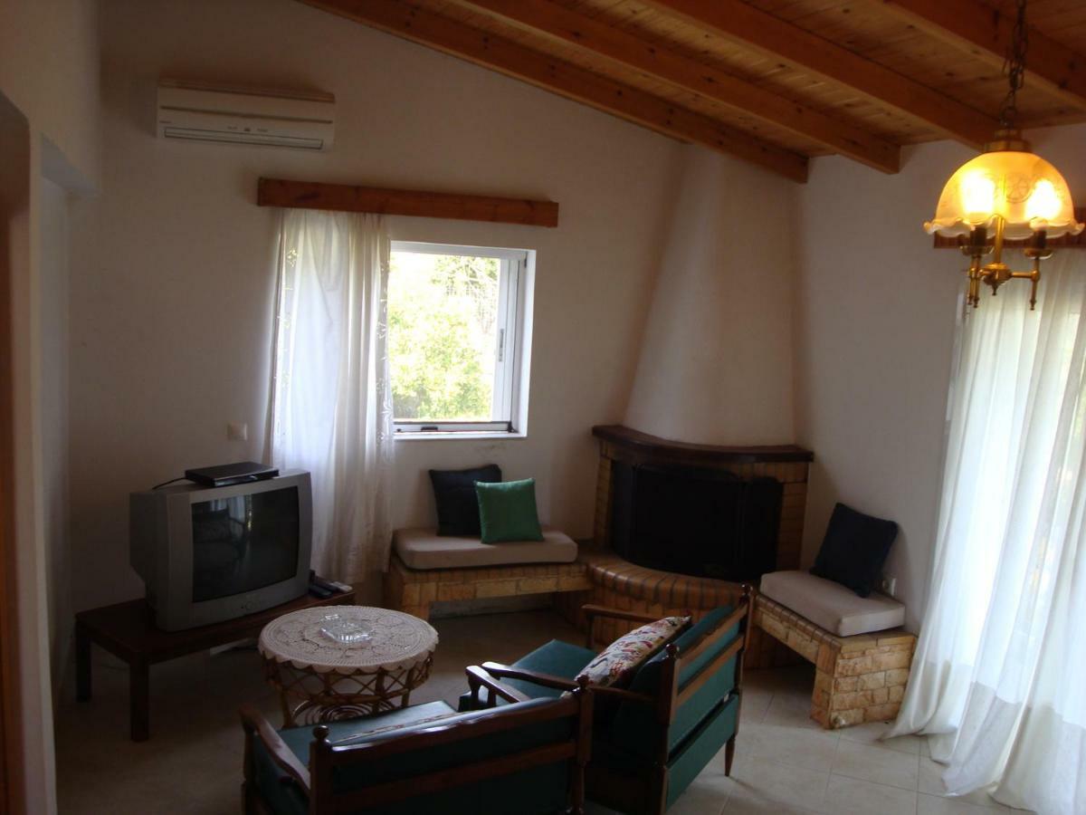 Three Bedroom Country House Magoúla エクステリア 写真
